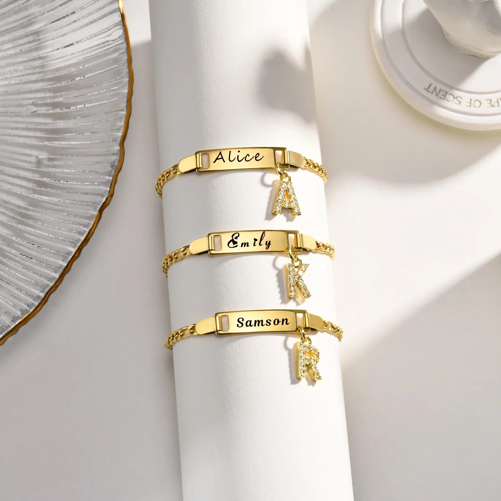 Personalisiertes Armband mit Gravur & Buchstaben-Anhänger ✨ | Wunschname & Initiale A–Z