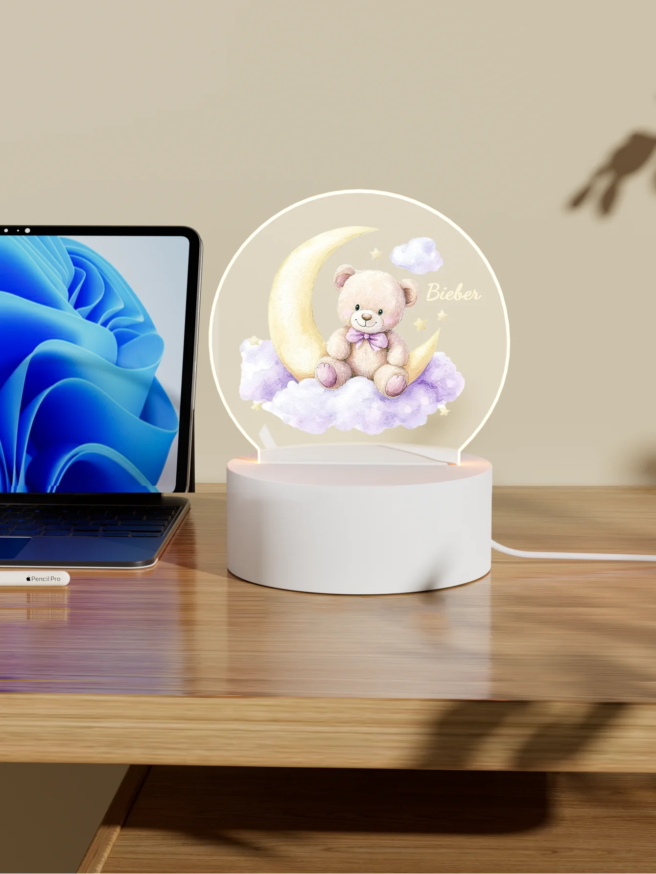 Personalisierte LED Nachtlampe mit Namen – Bär auf Mond | 7 Farben & Warmlicht | USB betrieben
