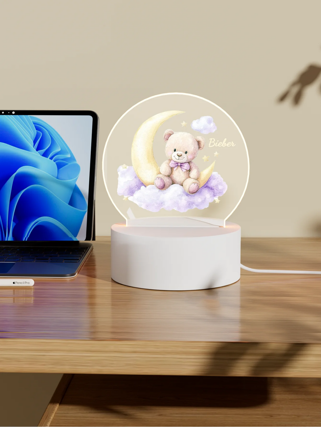 Personalisierte LED Nachtlampe mit Namen – Bär auf Mond | 7 Farben & Warmlicht | USB betrieben